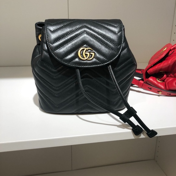 GUCCI - Calfskin Matelasse GG Marmont Flap Backpack Black - Picture 2 of 6